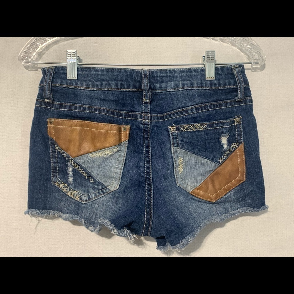 rue 21 Women's Size 5/6 Distressed Shorts with Leather Accents on Pockets Shorts